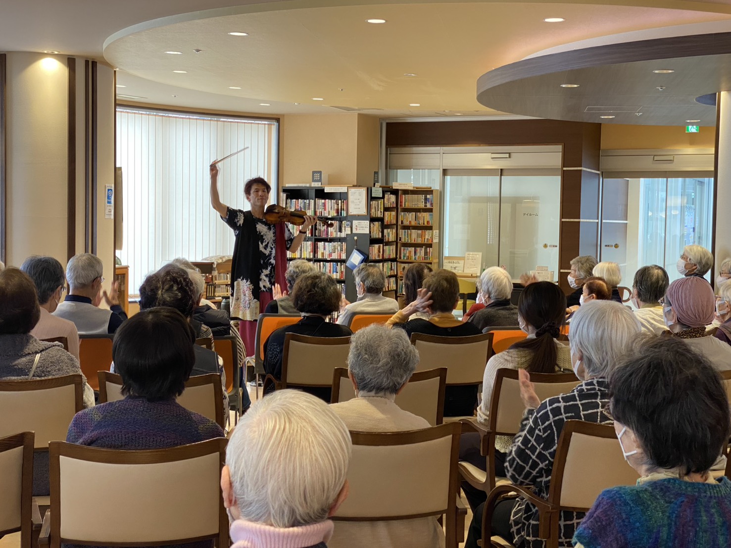 「白石イリス」演奏